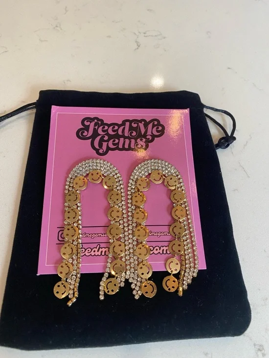 Feed Me Gems Be Happy Smiley Rainbow Earrings NWT - Picture 1 of 3
